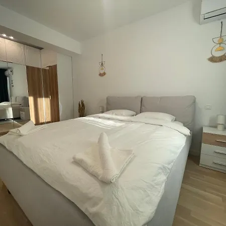 C-Entral Apartments Bucharest With Private Parking מראה חיצוני תמונה