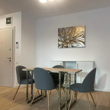 C-Entral Apartments Bucharest With Private Parking מראה חיצוני תמונה