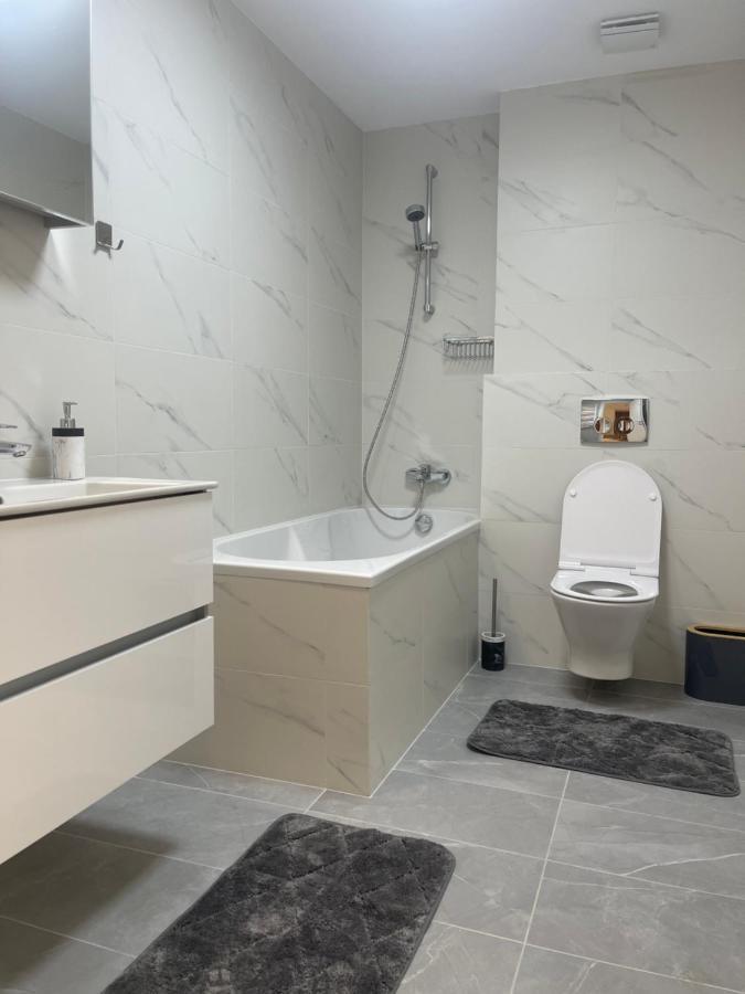 Apartamento C-entral With Private Parking Bucarest