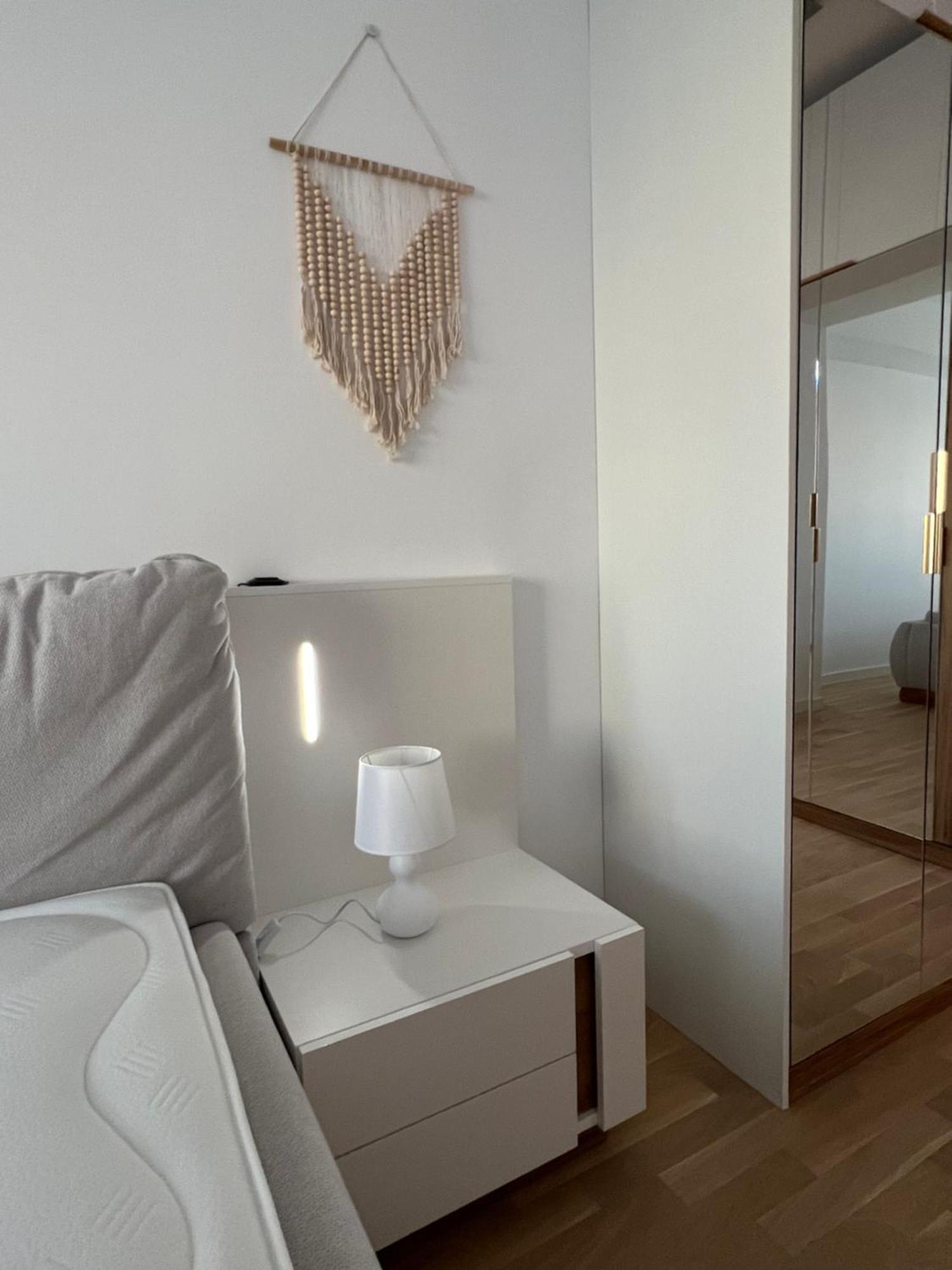 C-entral With Private Parking Apartamento