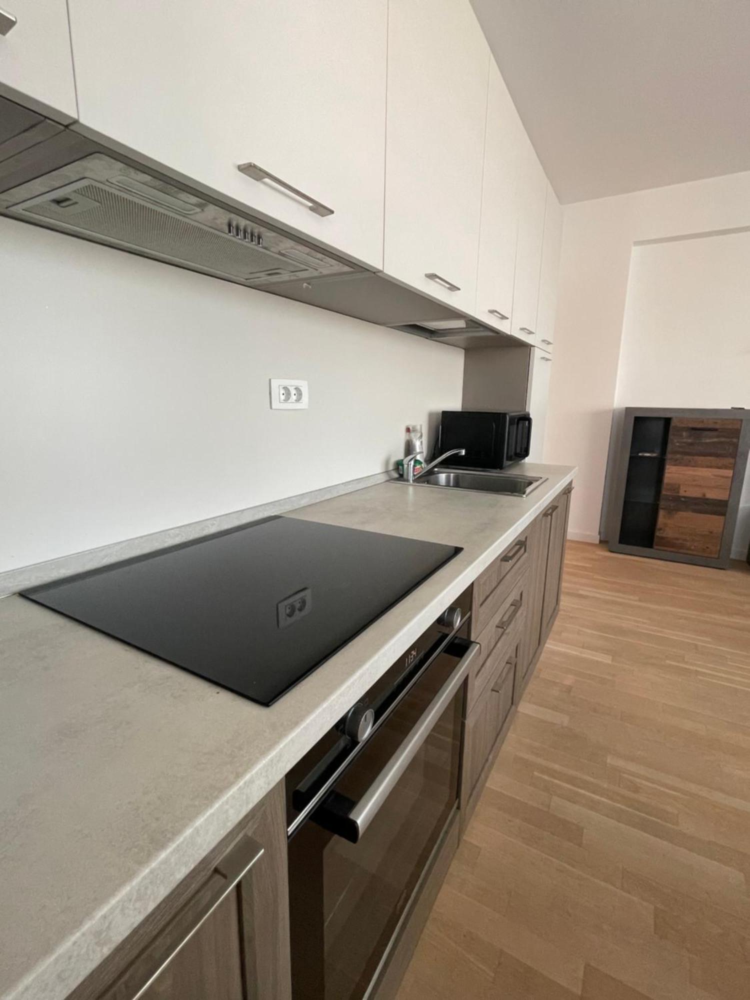 Apartamento C-entral With Private Parking *